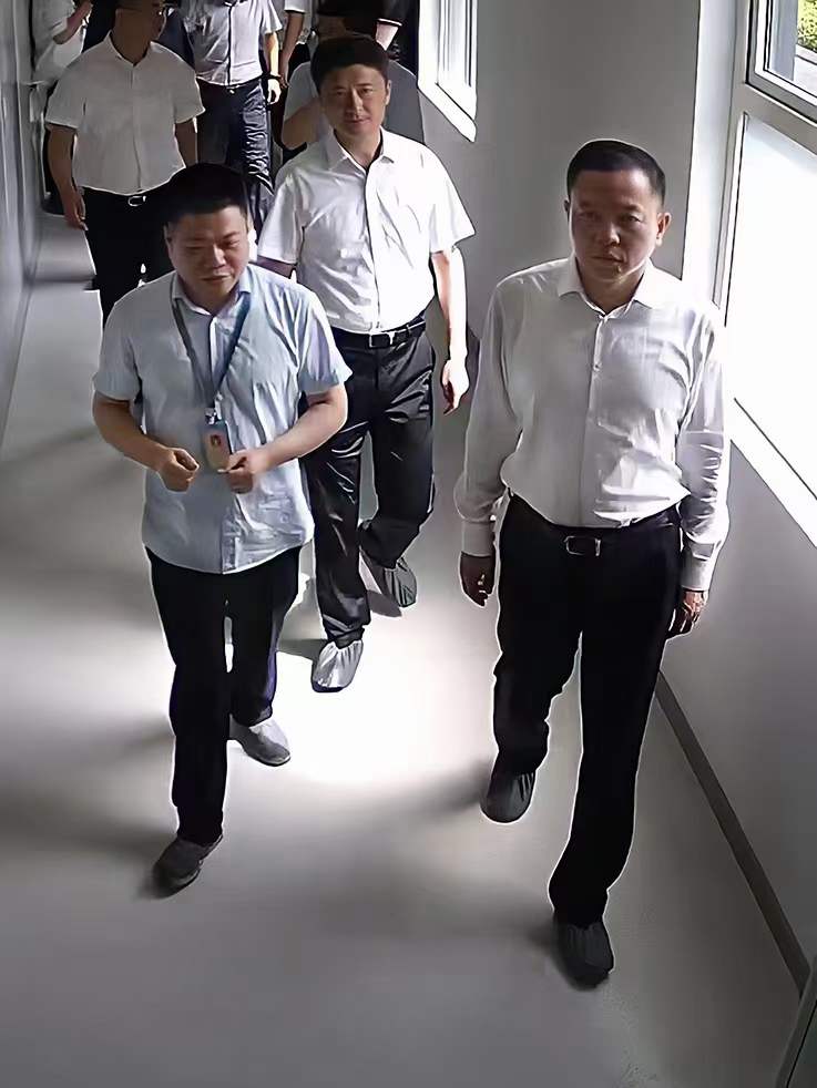 崇川區(qū)委副書(shū)記、區(qū)長(zhǎng) 楊萬(wàn)平一行蒞臨捷晶半導(dǎo)體調(diào)研、指導(dǎo)